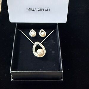 Avon Milla Gift Set faux pear and rhinestone earrings and necklace